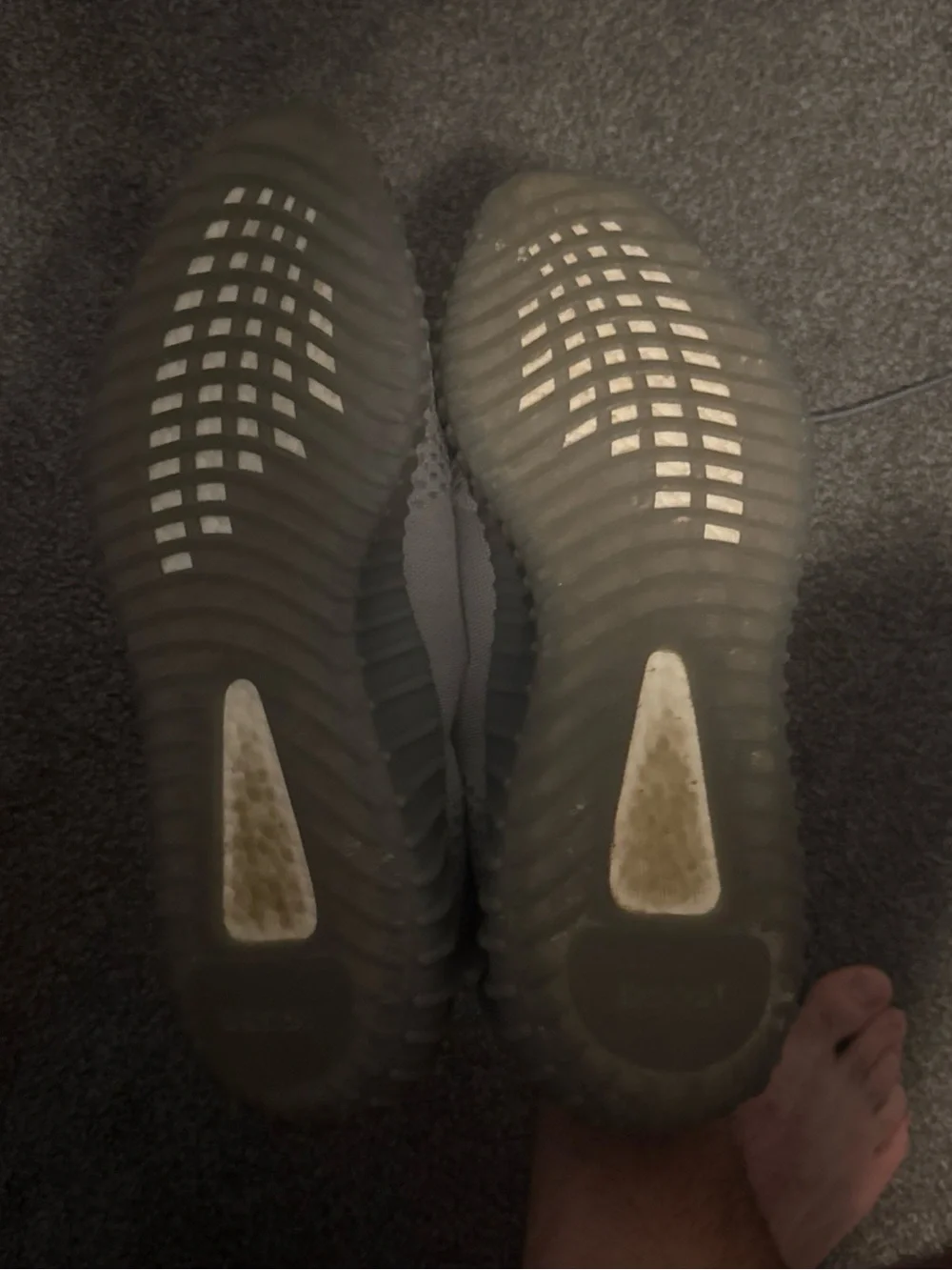 adidas Yeezy 350 v2 steel grey gently used worn 2 times $190
